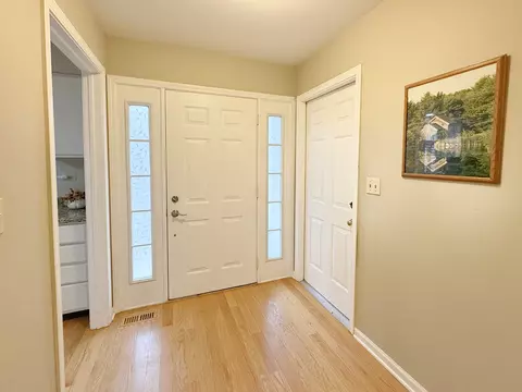 5 White Oak Ln, Elgin, IL 60123 photo 5