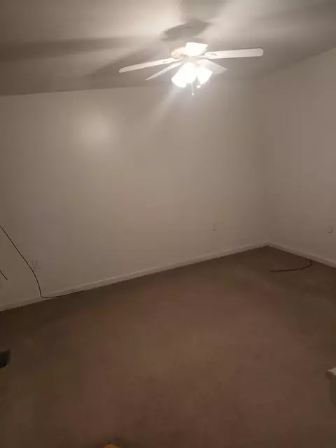 Bedroom - 1405 Edwards St, Springfield, IL 62703 photo 2 of 4