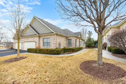 2009 Mallard Ln, Woodstock, IL 60098