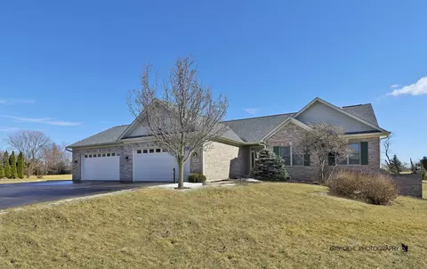 10912 E Riviera Dr, Spring Grove, IL 60081