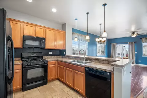 Kitchen - 820 Daniel Dr #0, Minooka, IL 60447 photo 1 of 2