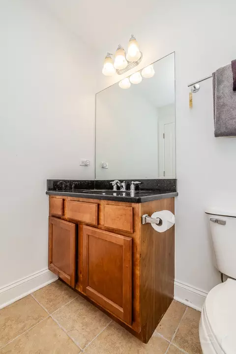 Bath - 529 E Armitage Ave, Addison, IL 60101 photo 5 of 5
