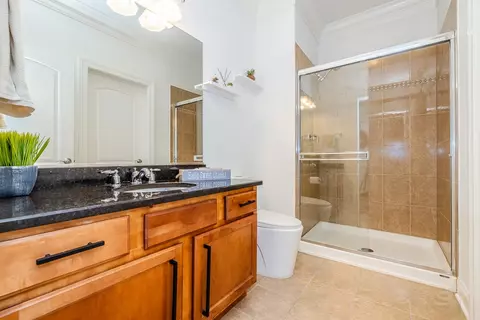 Bath - 529 E Armitage Ave, Addison, IL 60101 photo 1 of 5