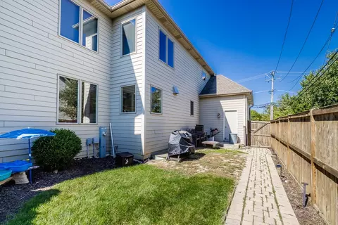 Exterior - 529 E Armitage Ave, Addison, IL 60101 photo 2 of 10