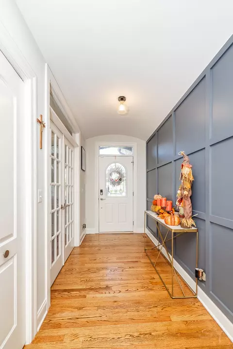 Entry Way - 529 E Armitage Ave, Addison, IL 60101 photo 1 of 5