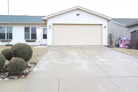 1812 Park West Dr, Normal, IL 61761