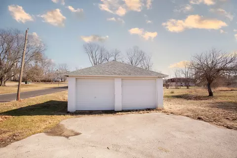 416 Eureka Ave, Eureka, IL 61530 photo 4
