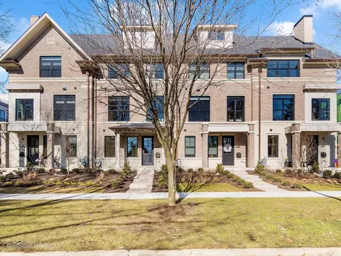 609 E Franklin Ave, Naperville, IL 60540