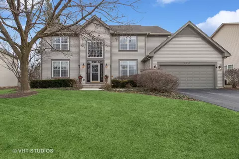 7341 Prescott Ln, Gurnee, IL 60031