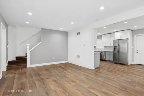 Living - 1352 W 112th Pl, Chicago, IL 60643 photo 3 of 5