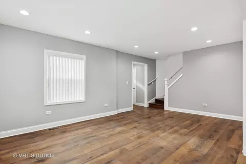 Living - 1352 W 112th Pl, Chicago, IL 60643 photo 2 of 5