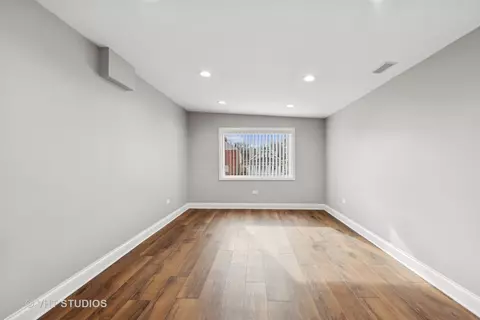 Living - 1352 W 112th Pl, Chicago, IL 60643 photo 4 of 5