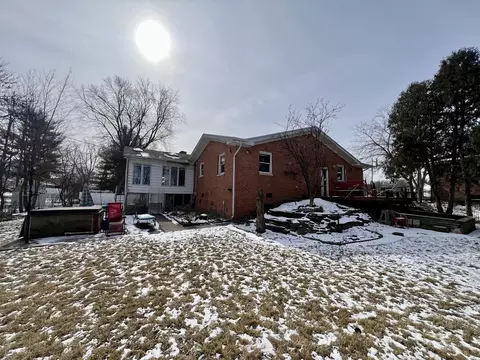 Exterior - 12 Thomas Dr, Normal, IL 61761 photo 8 of 9