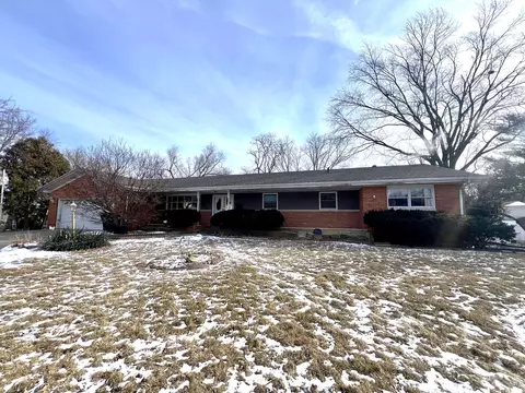 Exterior - 12 Thomas Dr, Normal, IL 61761 photo 2 of 9