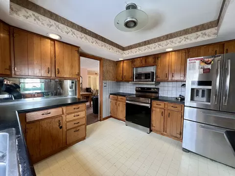 Kitchen - 12 Thomas Dr, Normal, IL 61761 photo 2 of 4