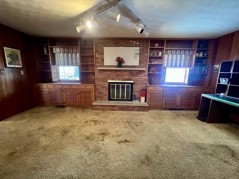Living - 12 Thomas Dr, Normal, IL 61761 photo 7 of 10
