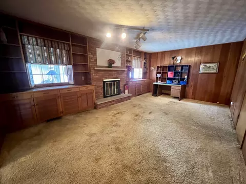 Living - 12 Thomas Dr, Normal, IL 61761 photo 6 of 10