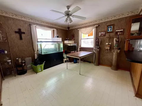 Dining - 12 Thomas Dr, Normal, IL 61761 photo 4 of 4
