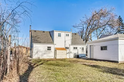 Exterior - 1845 Pratt Ave, Des Plaines, IL 60018 photo 3 of 5