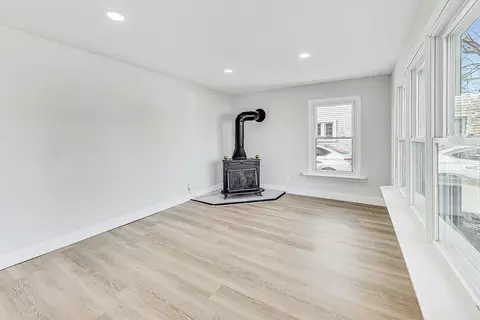 Living - 1845 Pratt Ave, Des Plaines, IL 60018 photo 2 of 3