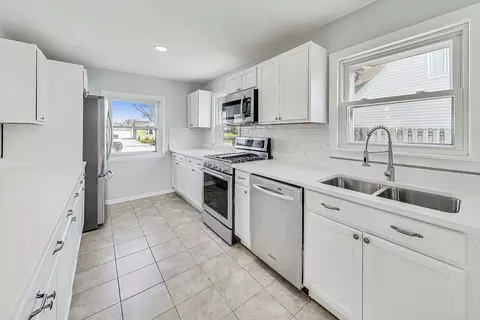 Kitchen - 1845 Pratt Ave, Des Plaines, IL 60018 photo 1 of 2