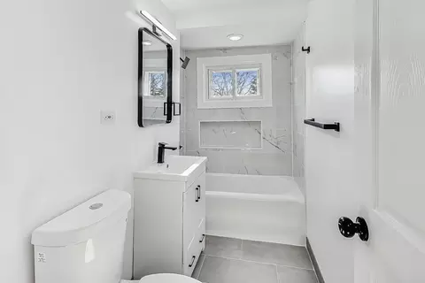 Bath - 1845 Pratt Ave, Des Plaines, IL 60018 photo 2 of 2