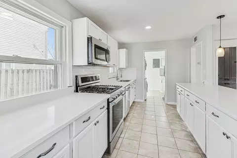 Kitchen - 1845 Pratt Ave, Des Plaines, IL 60018 photo 2 of 2