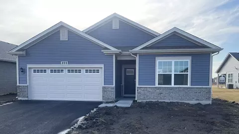 899 Mesa Ln, Pingree Grove, IL 60140