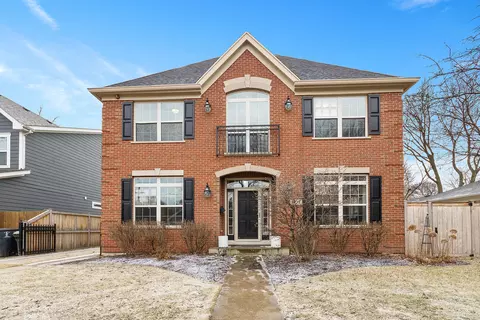 809 E Glendale Rd, Libertyville, IL 60048