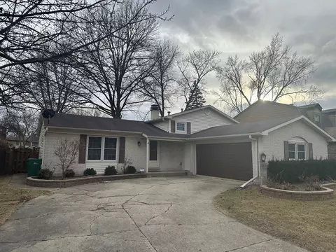 149 University Dr, Buffalo Grove, IL 60089