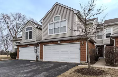 768 Old Checker Rd, Buffalo Grove, IL 60089