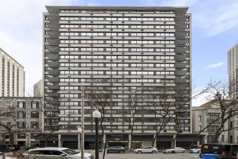 33 E Cedar St #19E, Chicago, IL 60611