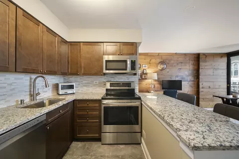 Kitchen - 33 E Cedar St #19E, Chicago, IL 60611 photo 3 of 3