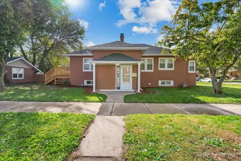 555 Memorial Dr, Calumet City, IL 60409
