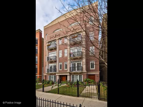 630 W Wrightwood Ave #1W, Chicago, IL 60614