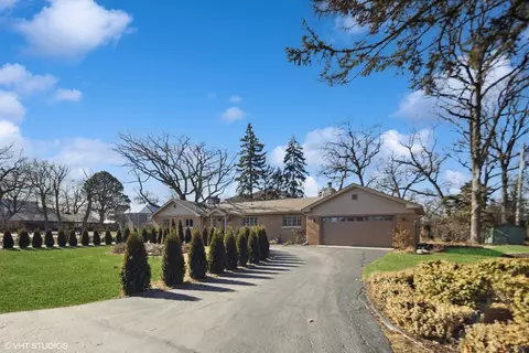 31 Hickory Dr, Oak Brook, IL 60523