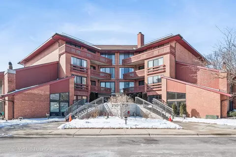 710 Waukegan Rd #6B, Glenview, IL 60025