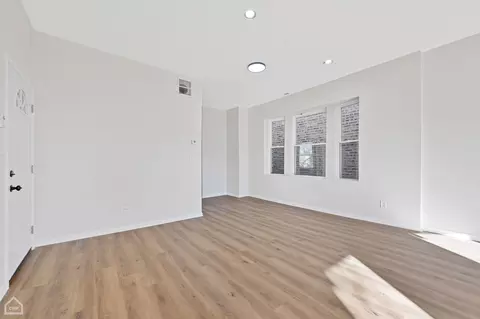 Living - 1508 E 75th St, Chicago, IL 60619 photo 5 of 7
