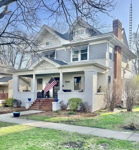 127 N Elm St, El Paso, IL 61738