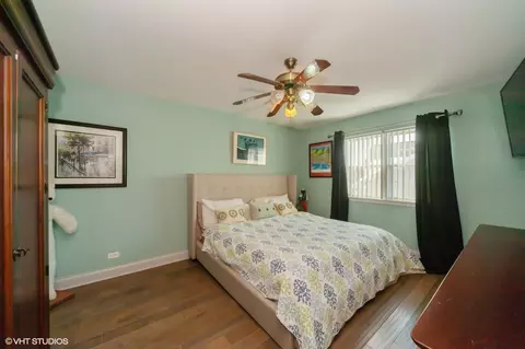 Bedroom - 90 Willow Rd, Wheeling, IL 60090 photo 3 of 4