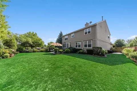 Exterior - 90 Willow Rd, Wheeling, IL 60090 photo 3 of 3