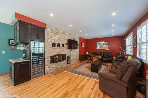 Living - 90 Willow Rd, Wheeling, IL 60090 photo 1 of 1