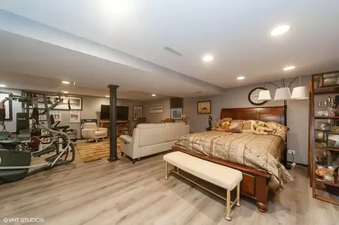 Bedroom - 90 Willow Rd, Wheeling, IL 60090 photo 4 of 4