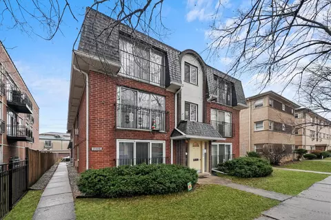5543 W Higgins Ave #3W, Chicago, IL 60630