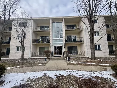1004 E Harding Dr #108, Urbana, IL 61801