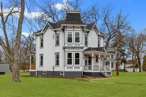 23138 N Main St, Prairie View, IL 60069