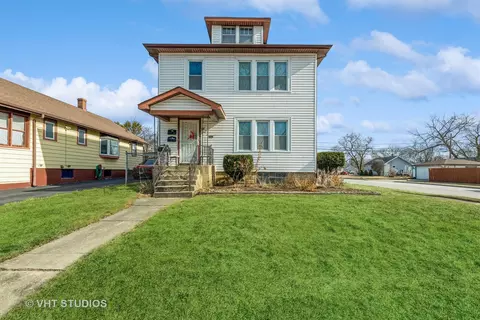 1101 Yeoman St, Waukegan, IL 60085