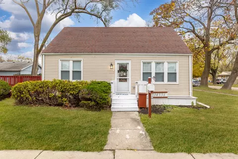 14556 Avers Ave, Midlothian, IL 60445