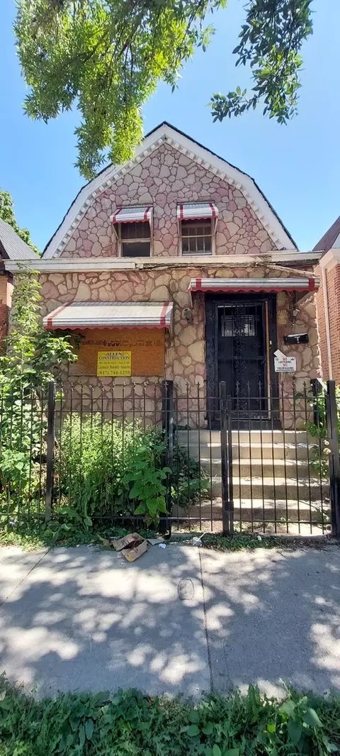 157 N Laramie Ave, Chicago, IL 60644