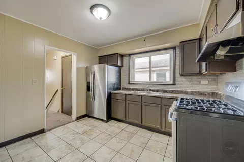 Kitchen - 7237 Park Ave, Summit, IL 60501 photo 2 of 3